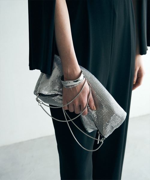 marjour(マージュール)の「GLOSS TRIMMING BANGLE(バングル/リストバンド・レディース・シルバー/ゴールド・FREE)」の5枚目の写真
