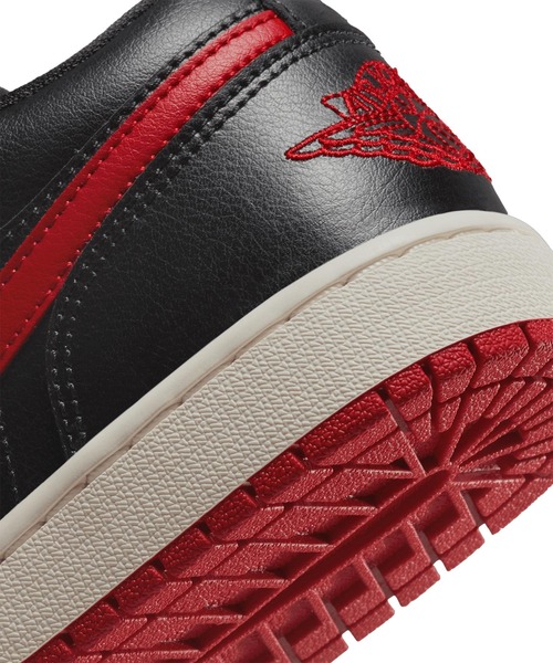 JORDAN BRAND（ジョーダンブランド）の「JORDAN BRAND WMNS AIR JORDAN 1 LOW DC0774-061（スニーカー・メンズ・レッド・25cm/24.5cm/24cm）」の10枚目の写真