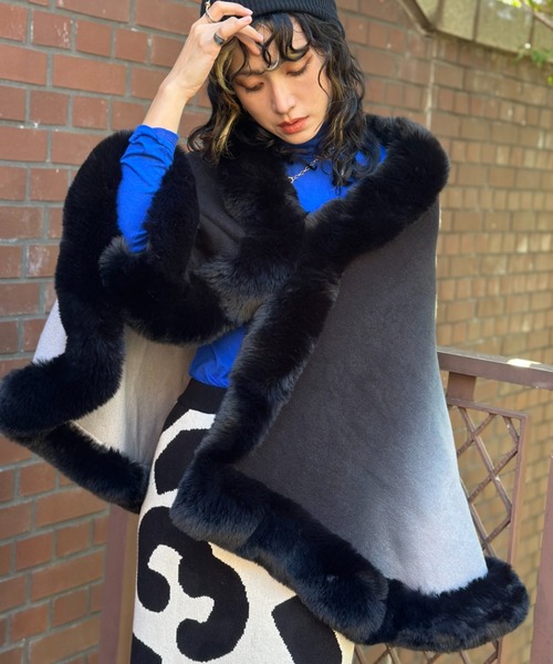 deux amour（ドゥーザムール）の「グラデーションフリルポンチョ（ポンチョ・レディース・グリーン/パープル/ブラウン/ブラック・FREE）」の2枚目の写真