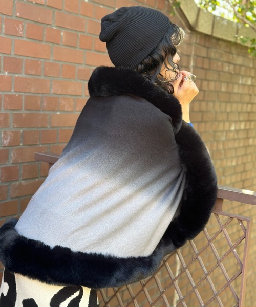 deux amour（ドゥーザムール）の「グラデーションフリルポンチョ（ポンチョ・レディース・グリーン/パープル/ブラウン/ブラック・FREE）」の10枚目の写真