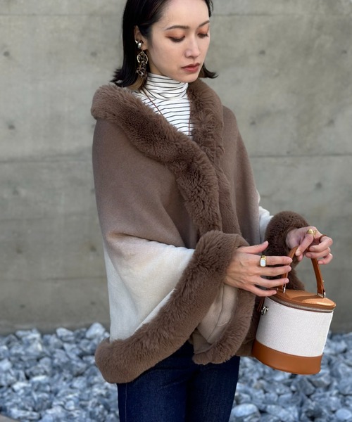 deux amour（ドゥーザムール）の「グラデーションフリルポンチョ（ポンチョ・レディース・グリーン/パープル/ブラウン/ブラック・FREE）」の22枚目の写真