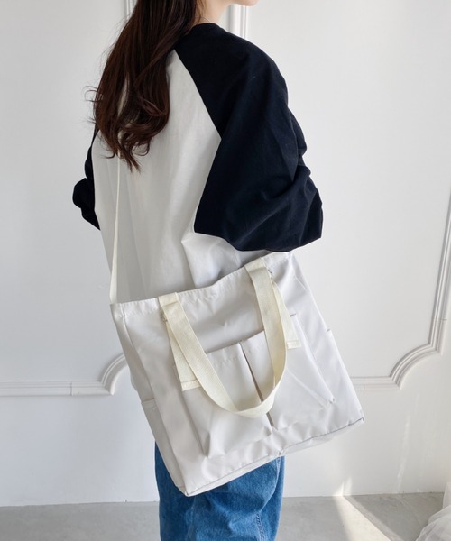 wears（ウェアーズ）の「【A4収納可】多収納２WAY無地トート,ショルダーバッグ（トートバッグ・レディース・ブラック/アイボリー/カーキ・FREE）」の5枚目の写真