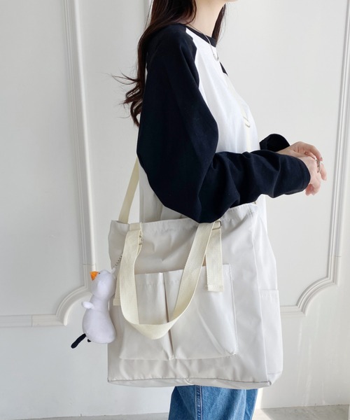 wears（ウェアーズ）の「【A4収納可】多収納２WAY無地トート,ショルダーバッグ（トートバッグ・レディース・ブラック/アイボリー/カーキ・FREE）」の4枚目の写真