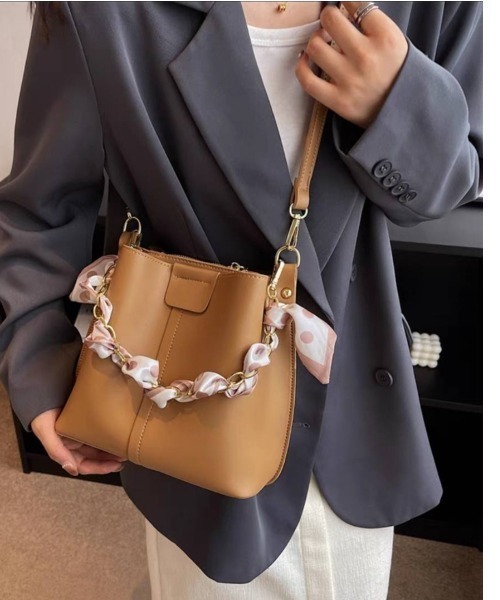セール】スカーフチャーム付 ショルダーBAG（ショルダーバッグ