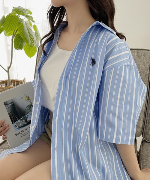 U.S. POLO ASSN.(ユーエスポロアッスン)の「U.S.POLO ASSN.半袖レギュラーカラーシャツ(シャツ/ブラウス・レディース・ホワイト/ネイビー/インディゴブルー/ホワイト×ネイビー/ブルー系その他・M/L)」の5枚目の写真