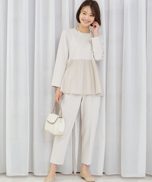 abahouse mavie(アバハウスマヴィ)の「【セットアップ/エニデイカセット】チュールブラウス&テーパードパンツ(パンツドレス・レディース・ダークネイビー/アイボリー/ブラック/グレイッシュベージュ・36/38/40)」の6枚目の写真