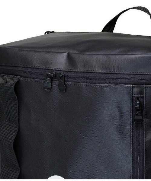 Quiksilver(クイックシルバー)の「W DEFENSER NEW SQUAR/クイックシルバー耐水スクエアデザインバックパック32L(バックパック/リュック・メンズ・ブラック/グリーン・FREE)」の4枚目の写真