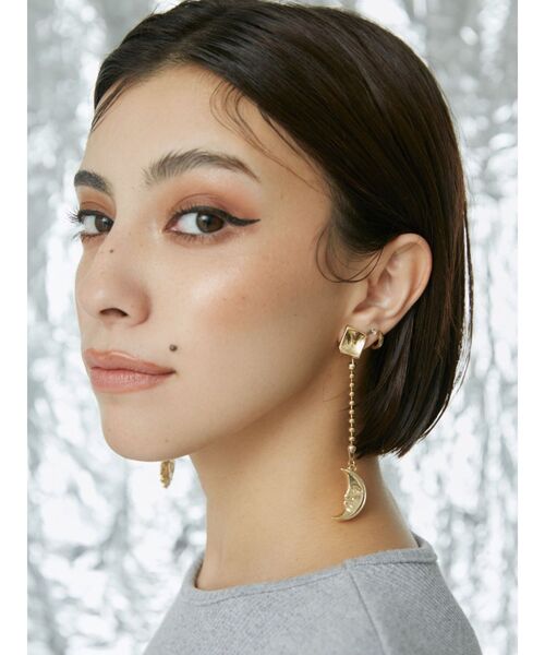 EVRIS（エヴリス）の「SUNNY MOTIF CHAINピアス（ピアス（両耳用）・レディース・ゴールド/シルバー・FREE）」の4枚目の写真