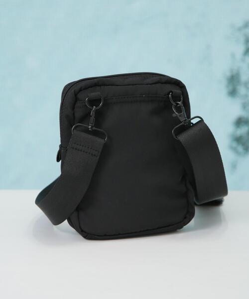 NANO universe(ナノユニバース)の「nano universe GOLF/ツイルサコッシュ(ショルダーバッグ・メンズ・グレー/ブラック・FREE)」の5枚目の写真