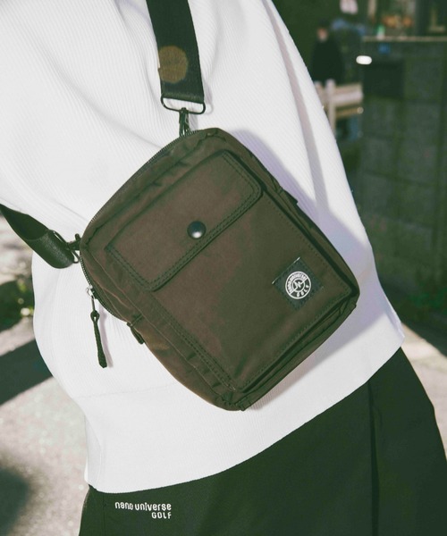 NANO universe(ナノユニバース)の「nano universe GOLF/ツイルサコッシュ(ショルダーバッグ・メンズ・グレー/ブラック・FREE)」の2枚目の写真