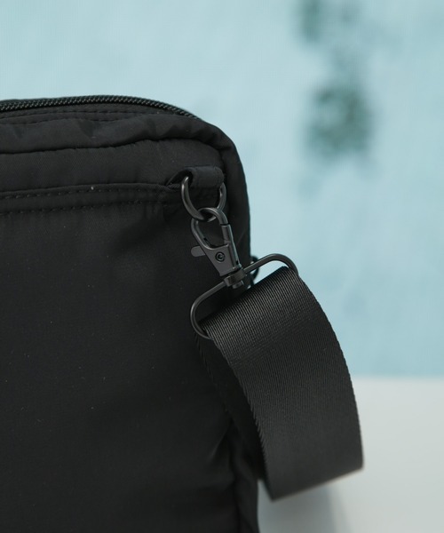 NANO universe(ナノユニバース)の「nano universe GOLF/ツイルサコッシュ(ショルダーバッグ・メンズ・グレー/ブラック・FREE)」の13枚目の写真