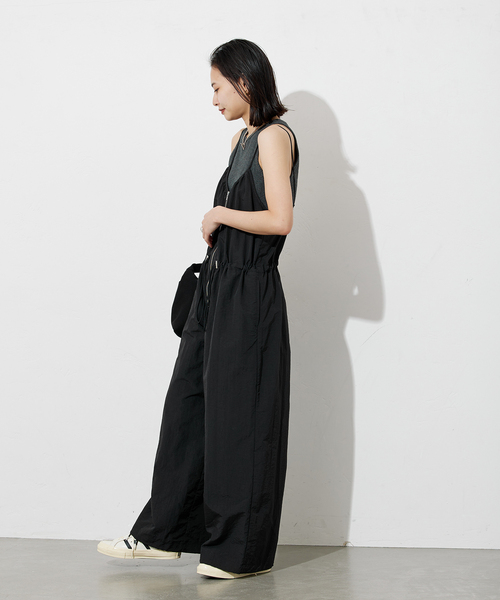 JOURNAL STANDARD(ジャーナルスタンダード)の「タスランウェザーユーティリティサロペット(サロペット/オーバーオール・レディース・ブラック/アイボリー・FREE)」の4枚目の写真