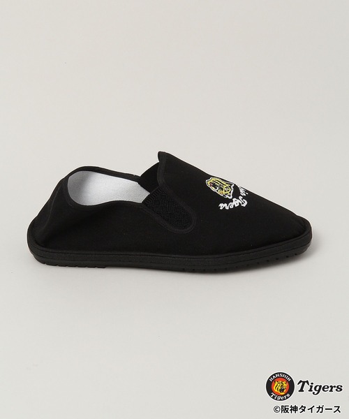 RAGEBLUE(レイジブルー)の「【阪神タイガース】コラボカンフーシューズ(スリッポン・メンズ・ブラック・MEDIUM/LARGE)」の4枚目の写真