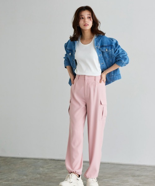 Pierrot(ピエロ)の「【ブラ紐隠し】クルーネックリブタンクトップ(タンクトップ・レディース・ブラック/ネイビー/オフホワイト/サンドベージュ/グレー系その他・M/L)」の9枚目の写真