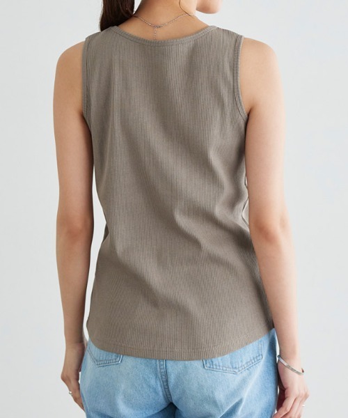 Pierrot(ピエロ)の「【ブラ紐隠し】クルーネックリブタンクトップ(タンクトップ・レディース・ブラック/ネイビー/オフホワイト/サンドベージュ/グレー系その他・M/L)」の12枚目の写真