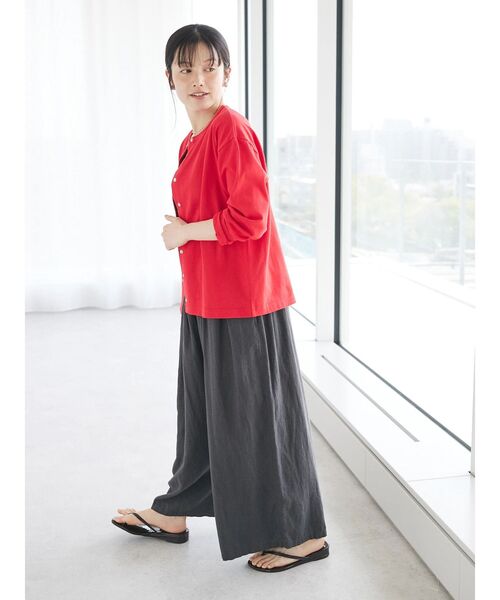 CRAFT STANDARD BOUTIQUE(クラフトスタンダードブティック)の「ヴィンテージ風天竺 パール釦クルーカーデL/S(カーディガン/ボレロ・レディース・オフホワイト/レッド/ブルー/グレー/ブラック・FREE)」の13枚目の写真