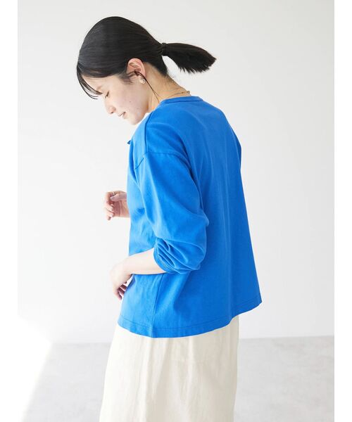CRAFT STANDARD BOUTIQUE(クラフトスタンダードブティック)の「ヴィンテージ風天竺 パール釦クルーカーデL/S(カーディガン/ボレロ・レディース・オフホワイト/レッド/ブルー/グレー/ブラック・FREE)」の16枚目の写真