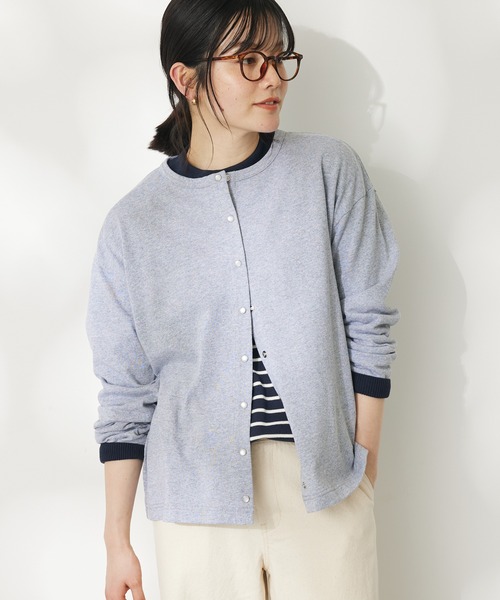 CRAFT STANDARD BOUTIQUE(クラフトスタンダードブティック)の「ヴィンテージ風天竺 パール釦クルーカーデL/S(カーディガン/ボレロ・レディース・オフホワイト/レッド/ブルー/グレー/ブラック・FREE)」の4枚目の写真