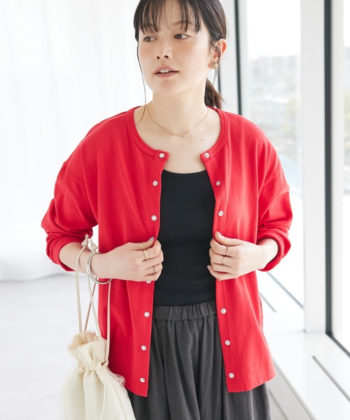 CRAFT STANDARD BOUTIQUE(クラフトスタンダードブティック)の「ヴィンテージ風天竺 パール釦クルーカーデL/S(カーディガン/ボレロ・レディース・オフホワイト/レッド/ブルー/グレー/ブラック・FREE)」の5枚目の写真