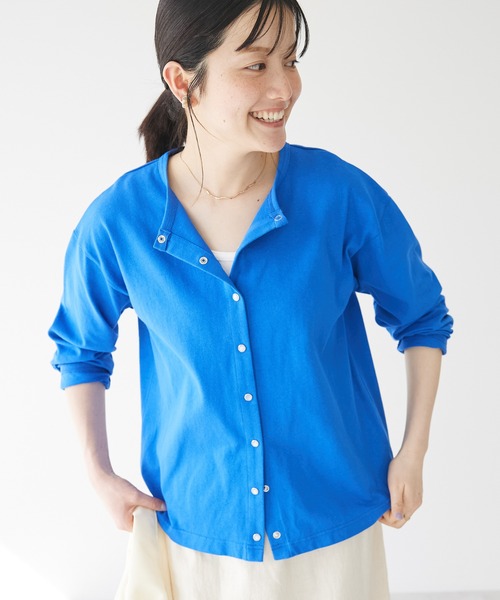 CRAFT STANDARD BOUTIQUE(クラフトスタンダードブティック)の「ヴィンテージ風天竺 パール釦クルーカーデL/S(カーディガン/ボレロ・レディース・オフホワイト/レッド/ブルー/グレー/ブラック・FREE)」の1枚目の写真