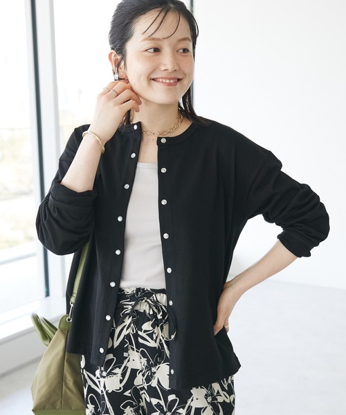 CRAFT STANDARD BOUTIQUE(クラフトスタンダードブティック)の「ヴィンテージ風天竺 パール釦クルーカーデL/S(カーディガン/ボレロ・レディース・オフホワイト/レッド/ブルー/グレー/ブラック・FREE)」の3枚目の写真