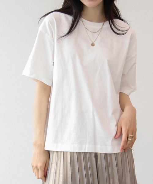 Three Four Time（ｽﾘｰﾌｫｰﾀｲﾑ）の「サスティナブルコットンクルーネックTシャツ（Tシャツ/カットソー・レディース・イエロー/ピンク/サックスブルー/チャコールグレー/オフホワイト/ベージュ・FREE）」の2枚目の写真