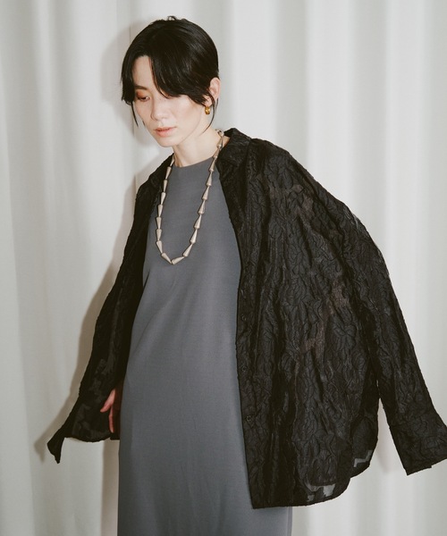 yae（ヤエ）の「Flower jacqard shirts/フラワージャガードシャツ（シャツ/ブラウス・レディース・ベビーピンク/ダークグリーン/ブラック・FREE）」の2枚目の写真