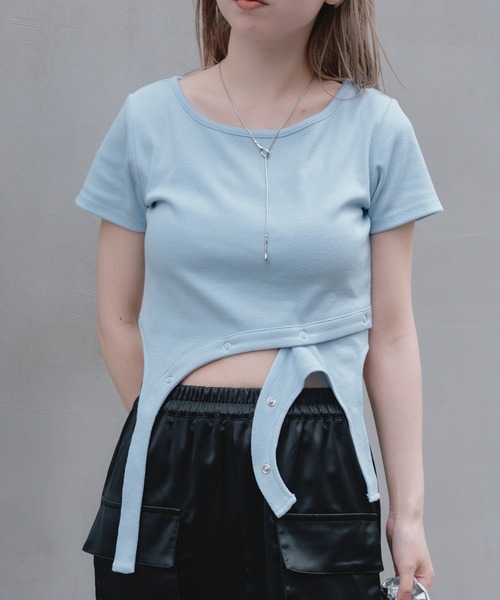 RAY CASSIN(レイカズン)の「アシメガーターTシャツ(Tシャツ/カットソー・レディース・ブラック/ブルー/ベージュ/ホワイト・FREE)」の4枚目の写真