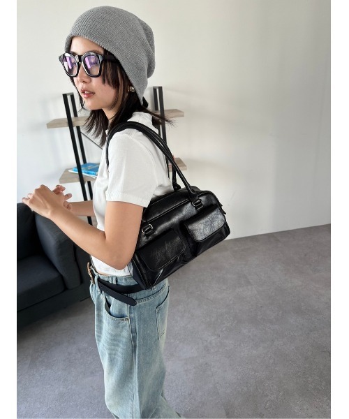 HANNE（アン）の「２ポケットフェイクレザーショルダーバッグ（ショルダーバッグ・レディース・ブルー/ブラック・FREE）」の4枚目の写真