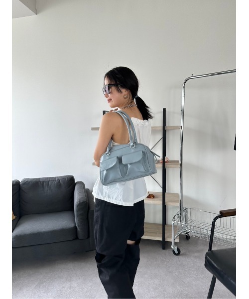 HANNE（アン）の「２ポケットフェイクレザーショルダーバッグ（ショルダーバッグ・レディース・ブルー/ブラック・FREE）」の8枚目の写真