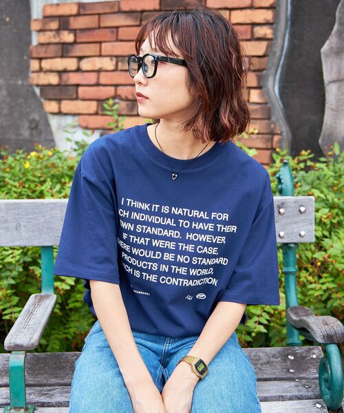 FFEIN（フェイン）の「FFEIN(フェイン) メッセージPT TEE（Tシャツ/カットソー・メンズ・ブルー/ブラック/ネイビー/ホワイト/チャコール・SMALL/MEDIUM/LARGE）」の4枚目の写真