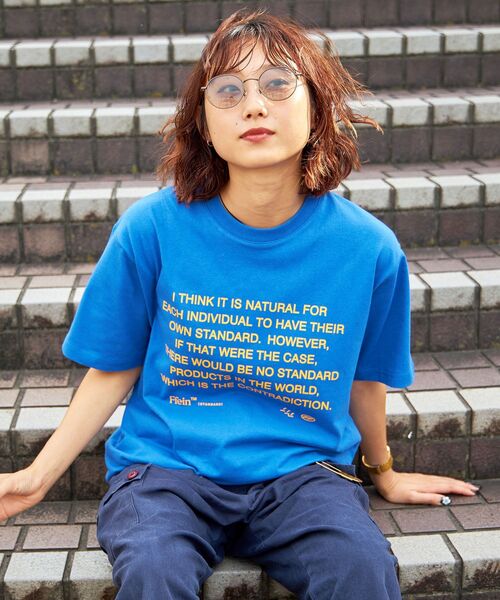 FFEIN（フェイン）の「FFEIN(フェイン) メッセージPT TEE（Tシャツ/カットソー・メンズ・ブルー/ブラック/ネイビー/ホワイト/チャコール・SMALL/MEDIUM/LARGE）」の5枚目の写真