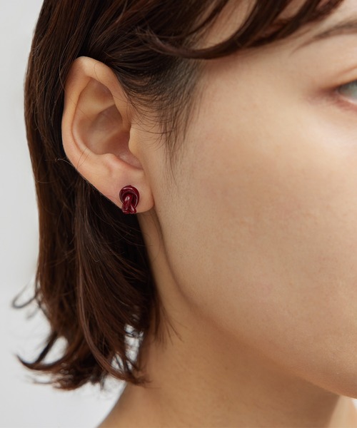 ROPE'（ロペ）の「ノットモチーフピアス（ピアス（両耳用）・レディース・オフホワイト/レッド系その他/ゴールド・FREE）」の7枚目の写真