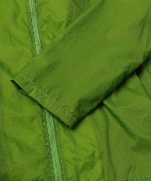 Jieda（ジエダ）の「NYLON STAND ZIP SHIRT（ブルゾン・メンズ・グレー/ブラック/グリーン・1/2）」の6枚目の写真