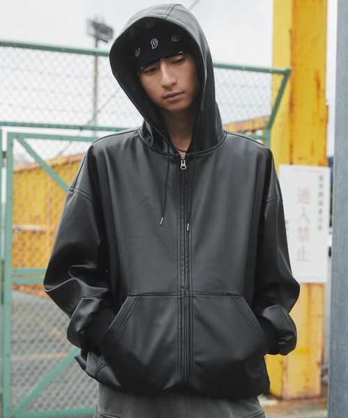 SHORT ROUND（ショートラウンド）の「SHORT ROUND/エコレザーフードブルゾン（ライダースジャケット・メンズ・ブラック・MEDIUM/LARGE）」の3枚目の写真