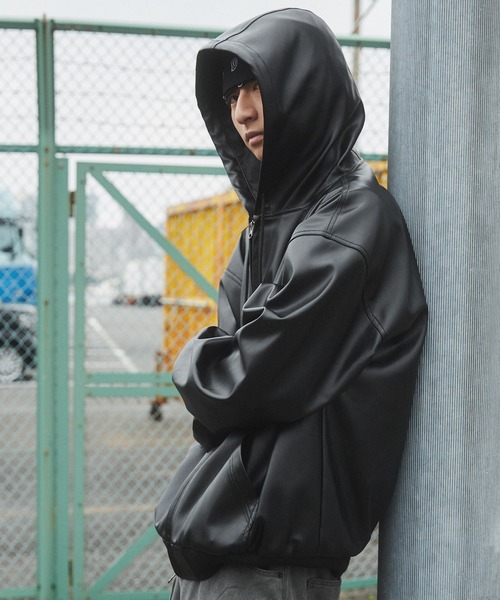 SHORT ROUND（ショートラウンド）の「SHORT ROUND/エコレザーフードブルゾン（ライダースジャケット・メンズ・ブラック・MEDIUM/LARGE）」の5枚目の写真