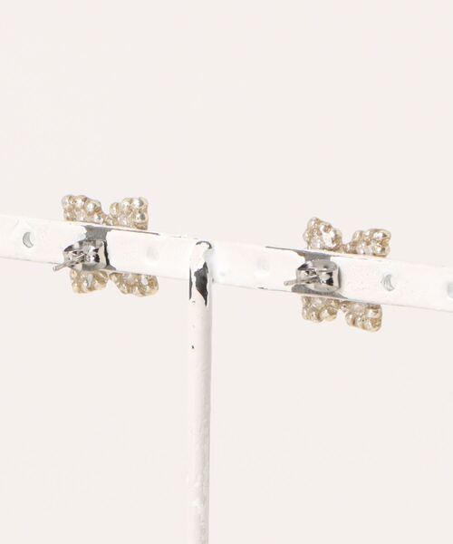 tone（トーン）の「【plumoon】ワンポイントフラワー尖った花弁(MA)（ピアス（両耳用）・レディース・オレンジ系その他・FREE）」の8枚目の写真