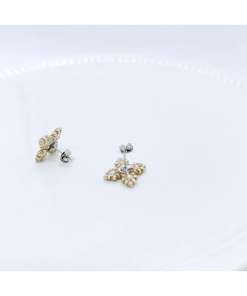 tone（トーン）の「【plumoon】ワンポイントフラワー尖った花弁(MA)（ピアス（両耳用）・レディース・オレンジ系その他・FREE）」の2枚目の写真