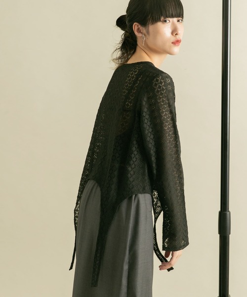 KBF（ケイビーエフ）の「フロントホックレースプルオーバー（Tシャツ/カットソー・レディース・ブラック/アイボリー・ONE）」の4枚目の写真