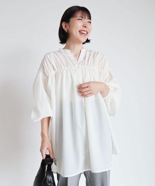 Green Parks(グリーンパークス)の「シャーリングボリュームチュニック(チュニック・レディース・アイボリー/オリーブ/チャコールグレー・FREE)」の5枚目の写真