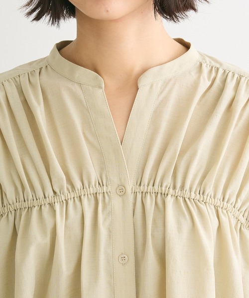 Green Parks(グリーンパークス)の「シャーリングボリュームチュニック(チュニック・レディース・アイボリー/オリーブ/チャコールグレー・FREE)」の18枚目の写真