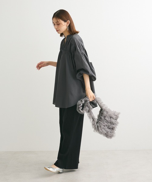 Green Parks(グリーンパークス)の「シャーリングボリュームチュニック(チュニック・レディース・アイボリー/オリーブ/チャコールグレー・FREE)」の7枚目の写真