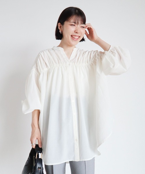 Green Parks(グリーンパークス)の「シャーリングボリュームチュニック(チュニック・レディース・アイボリー/オリーブ/チャコールグレー・FREE)」の4枚目の写真