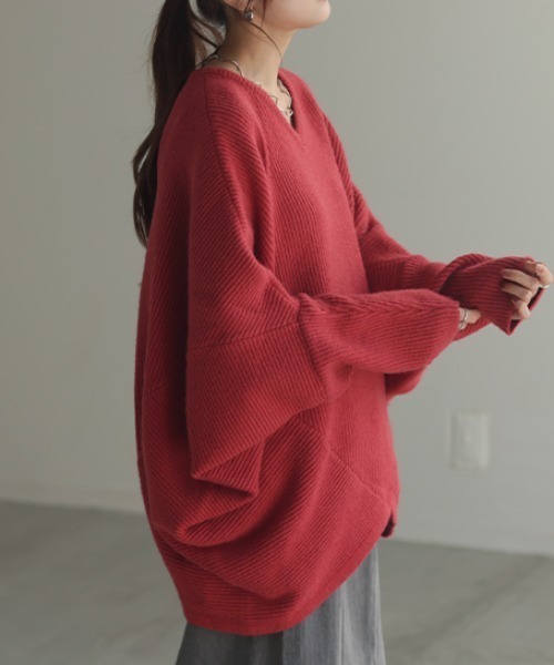 HUG.U(ハグユー)の「モテ。包まれドルマンニット(ニット/セーター・レディース・モカ/ライトベージュ/ターコイズブルー/グレー/レッド/ブラック/ブラック×ホワイト/レッド系その他/ベージュ系その他/ベージュ系その他2/グレー系その他2/ブラック系その他/レッド系その他2/ブラウン系その他/グレー系その他/グレー系その他3/ブルー系その他/ブラック系その他2/レッド系/ベージュ系その他3・FREE)」の22枚目の写真