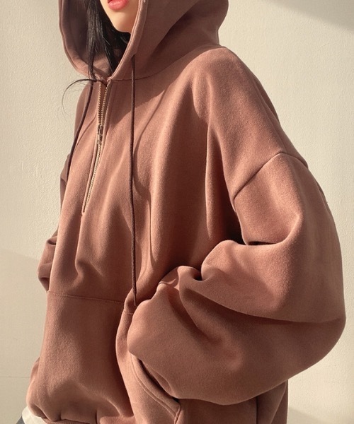 Teem Store(チームストア)の「ハーフジップBIGシルエットパーカー(裏起毛)(スウェット・レディース・イエロー/ブラウン/グレー/アイボリー・L/M)」の3枚目の写真