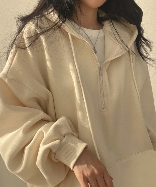 Teem Store(チームストア)の「ハーフジップBIGシルエットパーカー(裏起毛)(スウェット・レディース・イエロー/ブラウン/グレー/アイボリー・L/M)」の2枚目の写真