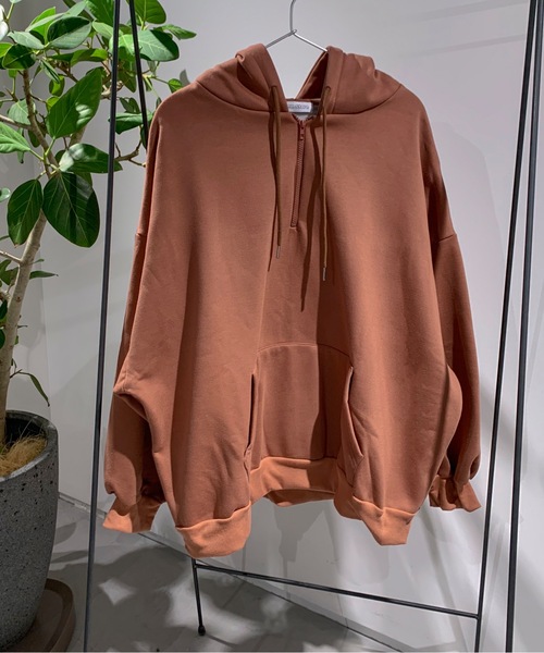 Teem Store(チームストア)の「ハーフジップBIGシルエットパーカー(裏起毛)(スウェット・レディース・イエロー/ブラウン/グレー/アイボリー・L/M)」の16枚目の写真