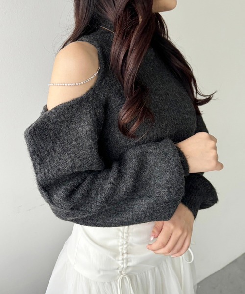 one after another NICE CLAUP（ワンアフターアナザーナイスクラップ）の「あざと肩あきフェミニンニット（ニット/セーター・レディース・チャコールグレー/グレー/オフホワイト/ピンク・FREE）」の6枚目の写真
