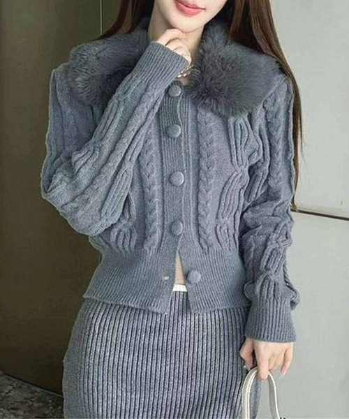 セール】ボリュームフェイクファー衿ケーブルニットカーディガン