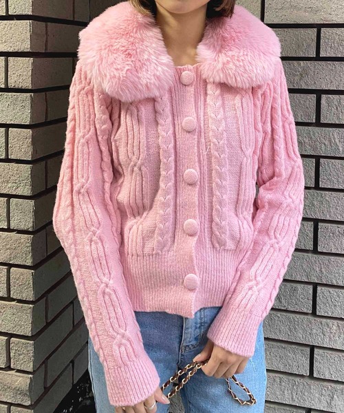 セール】ボリュームフェイクファー衿ケーブルニットカーディガン